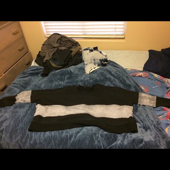 Gilda Midani crop top sweater - Picture 3 of 7